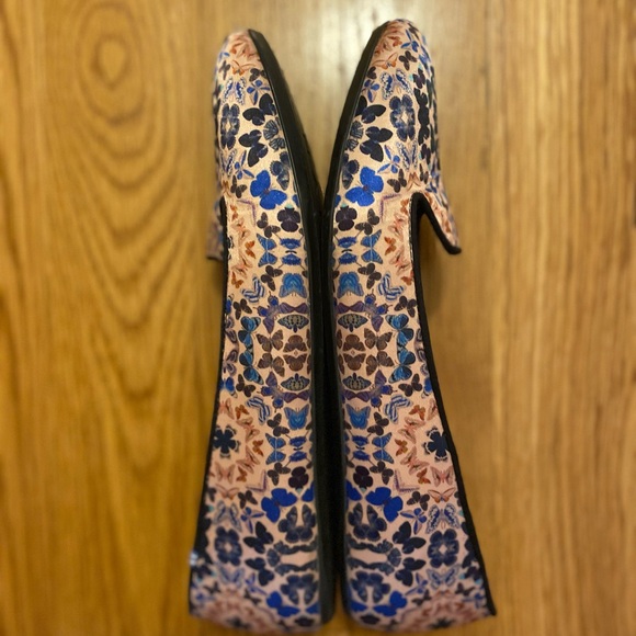 Charles Philip Shanghai flats, size 11 but fit a 10. - Picture 4 of 7